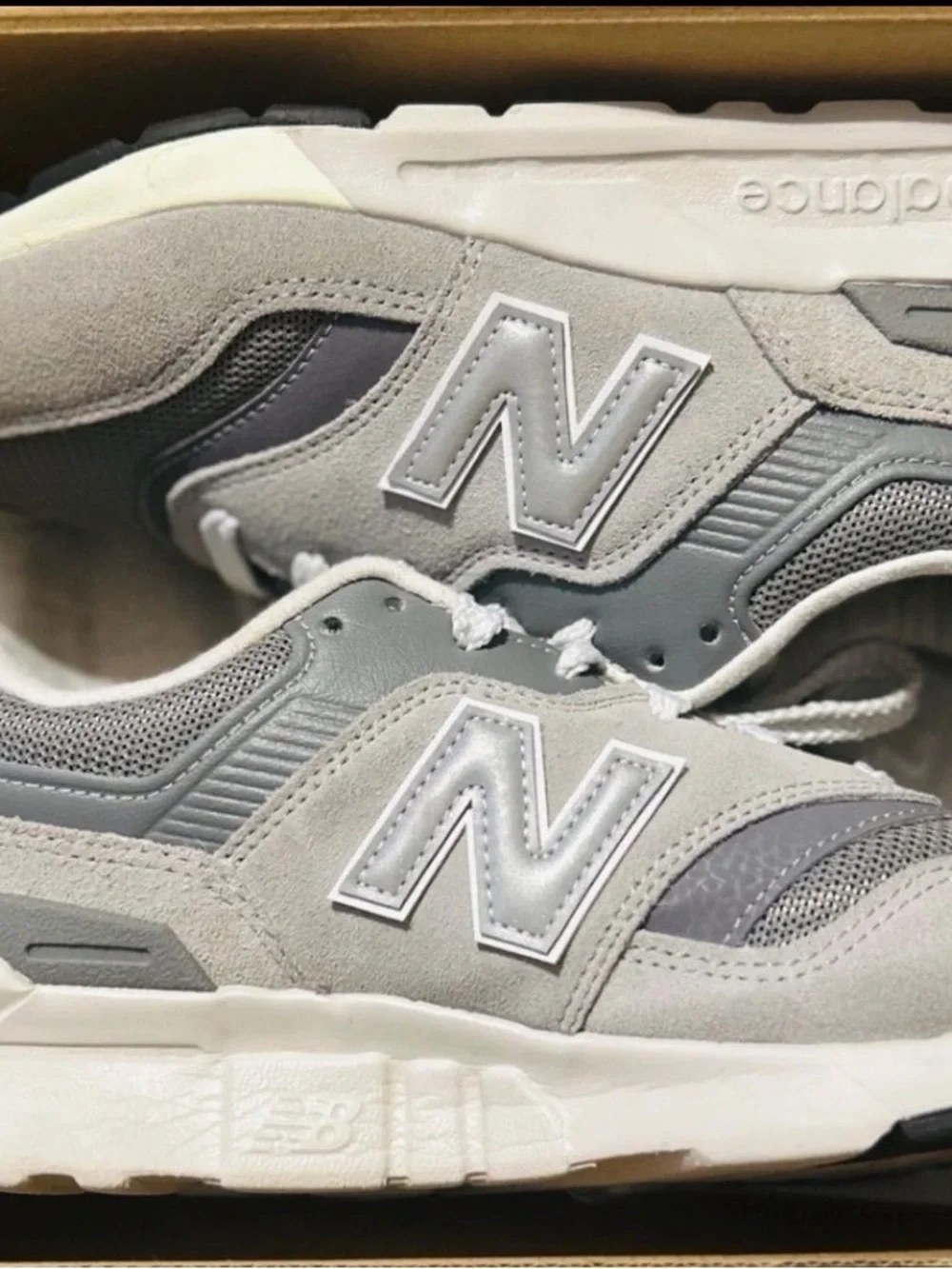 New Balance light grey